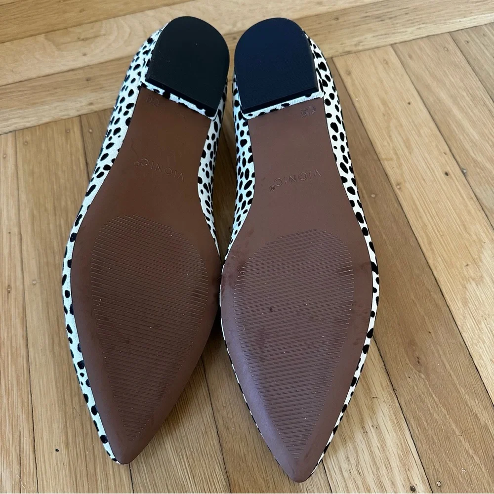 Vionic White and Black Dalmatian Print Pointed Toe Flats